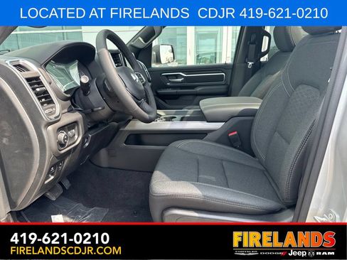 New 2026 RAM 1500 4x4 Crew Cab image 13
