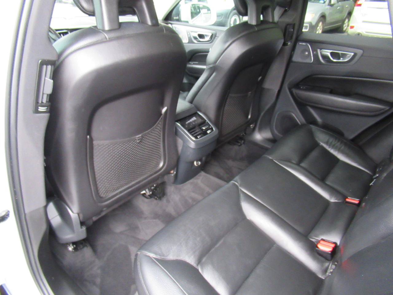 Used 2018 Volvo XC60 T6 Inscription w/ Convenience Package AWD/4WD image 15