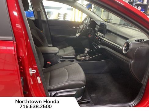 Used 2019 Kia Forte S image 12