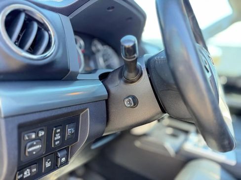 Used 2017 Toyota Tundra Platinum AWD/4WD image 36