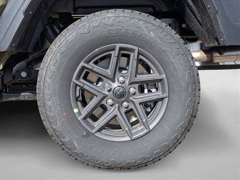 New 2026 Jeep Gladiator Sport AWD/4WD image 10
