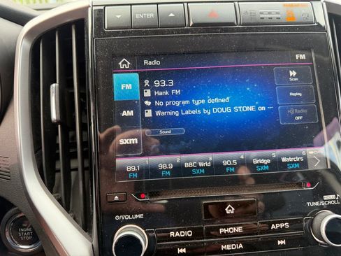 Used 2022 Subaru Ascent Limited image 11