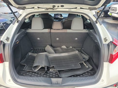 Used 2021 Toyota C-HR LE image 8