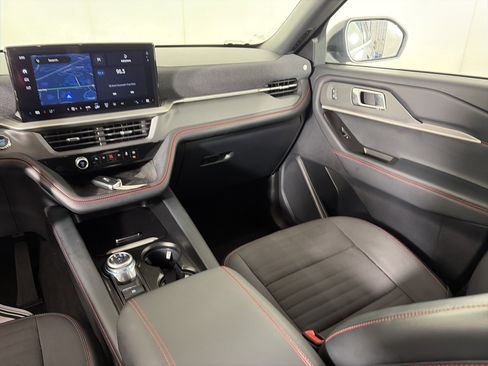 Used 2025 Ford Explorer ST-Line w/ ST-Line Street Pack image 40