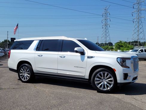 Used 2021 GMC Yukon XL Denali w/ Denali Premium Package RWD image 18