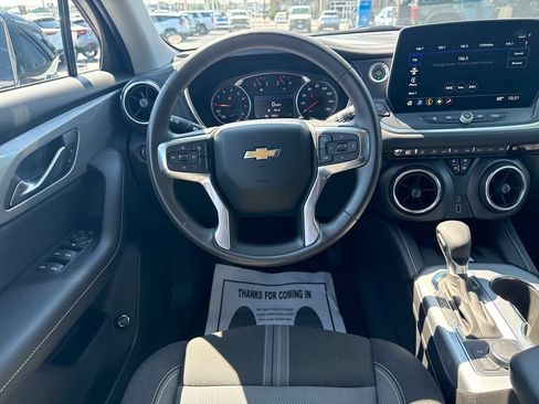Used 2024 Chevrolet Blazer LT w/ Convenience Package FWD image 17