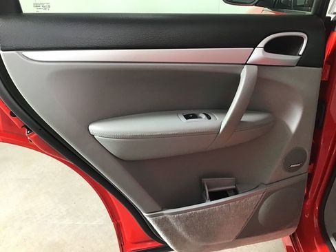 Used 2006 Porsche Cayenne S image 29