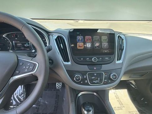 Used 2016 Chevrolet Malibu LT w/ Leather Package image 12