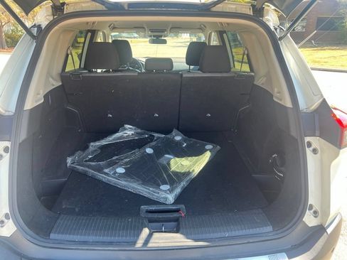 Used 2023 Nissan Rogue SV AWD/4WD image 13