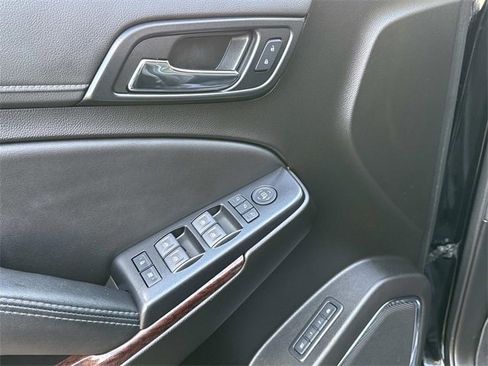 Used 2019 GMC Yukon SLT image 18