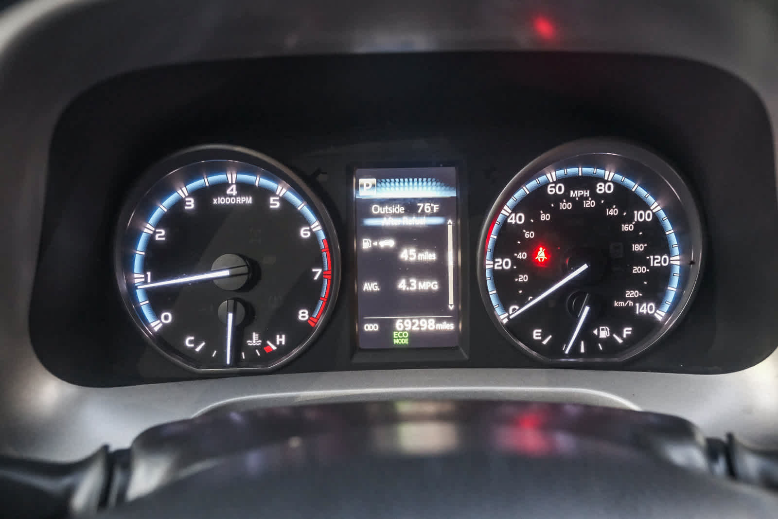 Used 2018 Toyota RAV4 LE w/ All Weather Liner Package FWD image 24