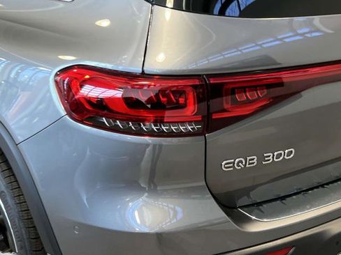 Certified 2023 Mercedes-Benz EQB 300 4MATIC image 8