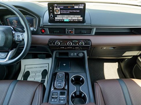 Used 2025 Honda Pilot Elite image 51