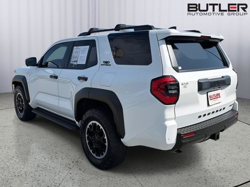 Used 2025 Toyota 4Runner TRD Off-Road Premium AWD/4WD image 4