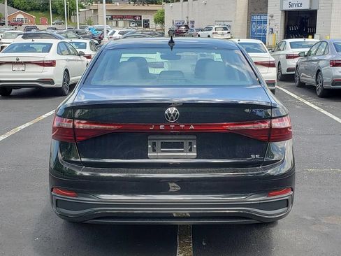 New 2026 Volkswagen Jetta SE FWD image 4