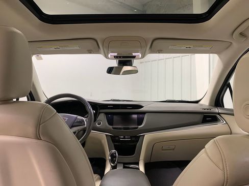 Used 2018 Cadillac XT5 Luxury w/ Driver Awareness Package image 20