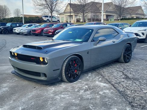 Used 2017 Dodge Challenger SRT Hellcat image 2