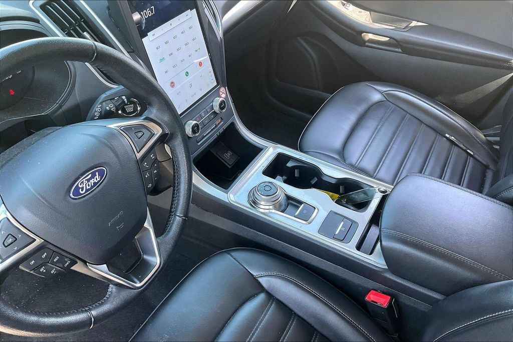 Used 2024 Ford Edge SEL AWD/4WD image 17