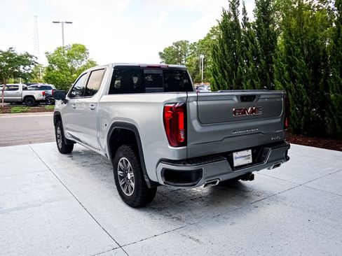 Used 2024 GMC Sierra 1500 AT4 w/ AT4 Preferred Package AWD/4WD image 9
