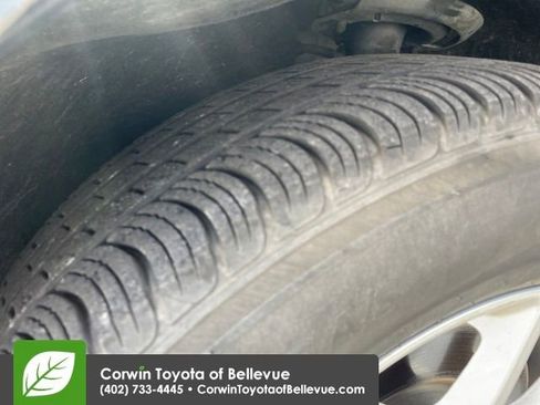 Used 2023 Chrysler Voyager LX image 27