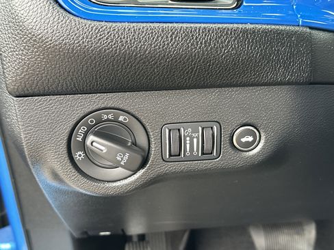 Used 2023 Dodge Challenger SXT w/ Blacktop Package image 15