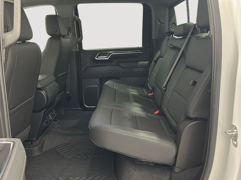 Used 2024 Chevrolet Silverado 3500 LT w/ Convenience Package image 21