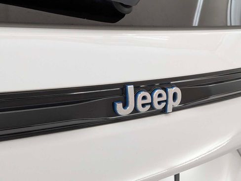 Used 2022 Jeep Grand Cherokee Limited 4xe w/ Luxury Tech Group II image 12