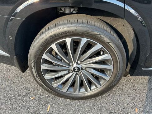 Used 2023 Hyundai Palisade Calligraphy image 15