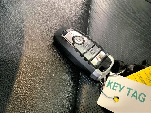 Used 2022 Ford Explorer Limited w/ Equipment Group 301A image 19