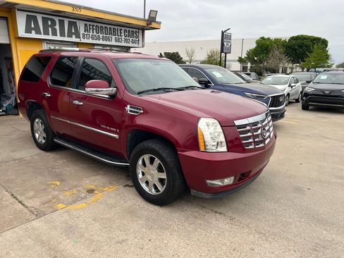 Used 2007 Cadillac Escalade AWD w/ Information Package image 1
