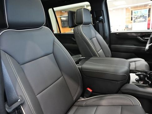 New 2026 GMC Yukon XL Elevation w/ Elevation Premium Package AWD/4WD image 8