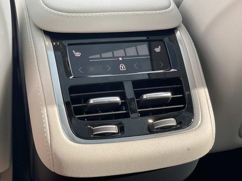 New 2026 Volvo XC90 B6 Ultra image 17