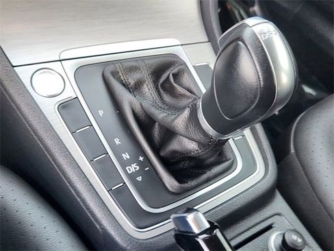 Used 2015 Volkswagen Golf TDI S image 18