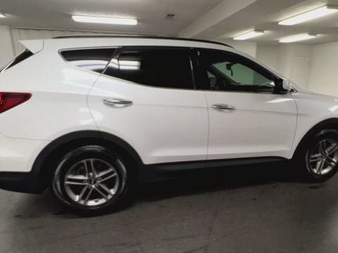Used 2017 Hyundai Santa Fe Sport FWD image 9