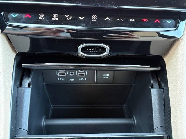 New 2026 Jeep Grand Cherokee L Limited w/ Trailer Tow Package AWD/4WD image 32