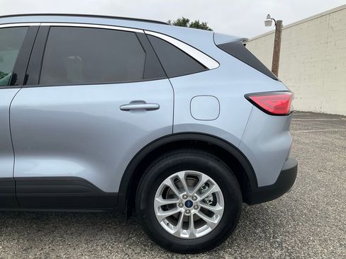 Used 2022 Ford Escape SE image 23