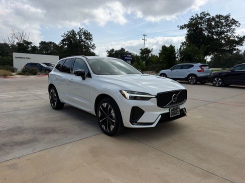 Certified 2026 Volvo XC60 B5 Plus AWD/4WD image 7