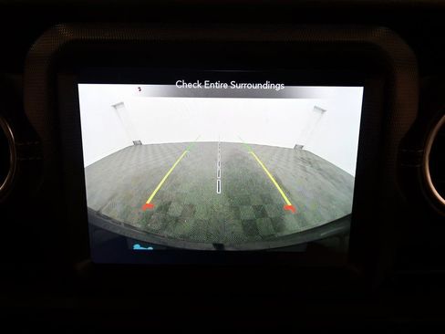 Used 2022 Jeep Wrangler Unlimited Sahara w/ Cold Weather Group image 25