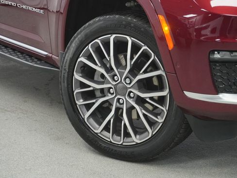 Certified 2025 Jeep Grand Cherokee L Summit AWD/4WD image 4