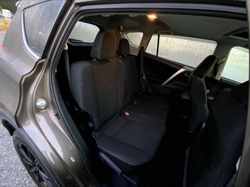 Used 2015 Toyota RAV4 XLE image 19