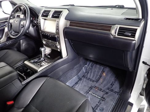 Used 2018 Lexus GX 460 w/ Preferred Accessory Package AWD/4WD image 41