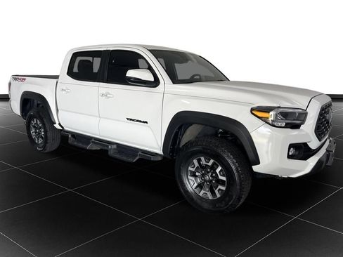 Used 2021 Toyota Tacoma TRD Off-Road AWD/4WD image 7