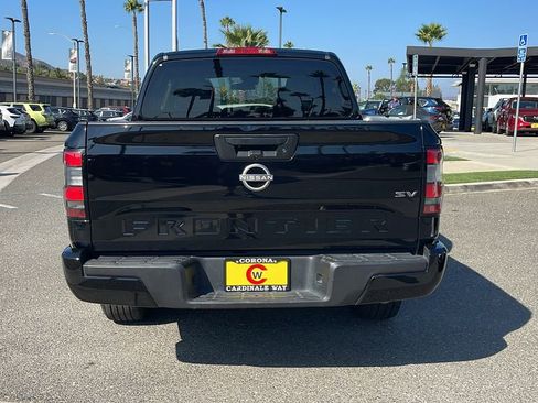 Used 2023 Nissan Frontier SV image 9