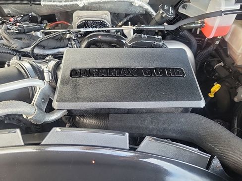 Used 2024 GMC Sierra 2500 AT4 w/ AT4 Premium Plus Package image 13