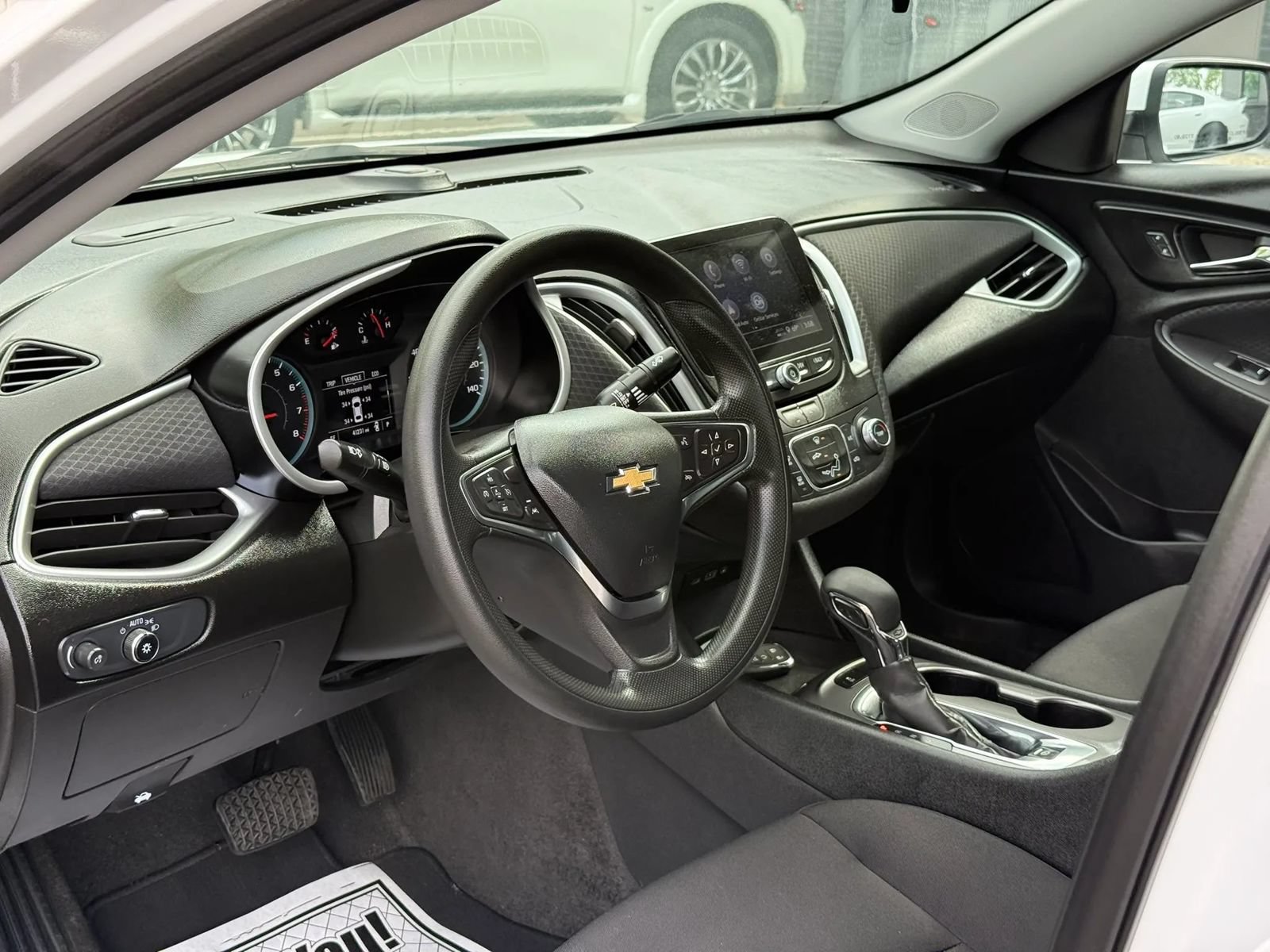 Used 2024 Chevrolet Malibu LS FWD image 11