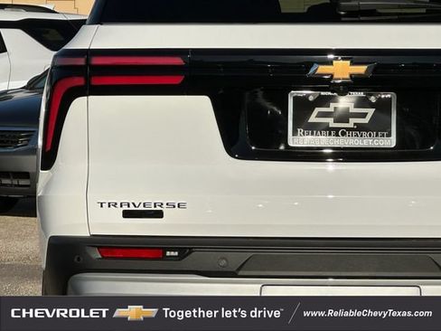 New 2026 Chevrolet Traverse LT FWD image 6