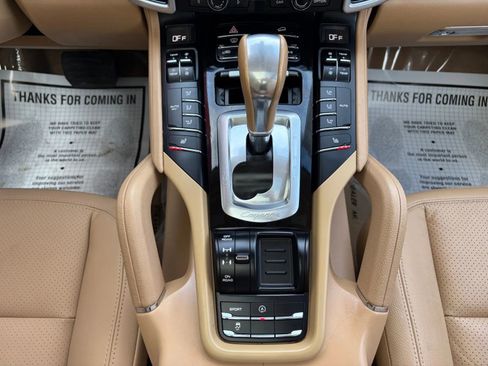Used 2014 Porsche Cayenne image 24