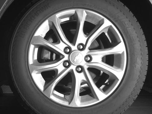 Used 2019 Chevrolet Equinox LT FWD image 12