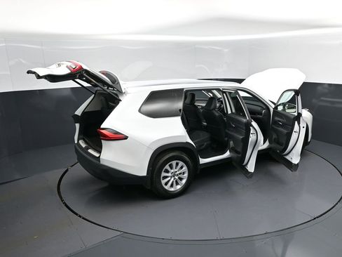 Used 2024 Toyota Grand Highlander XLE image 52