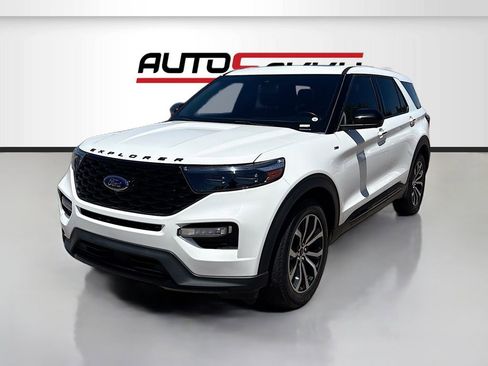 Used 2022 Ford Explorer ST-Line RWD image 3